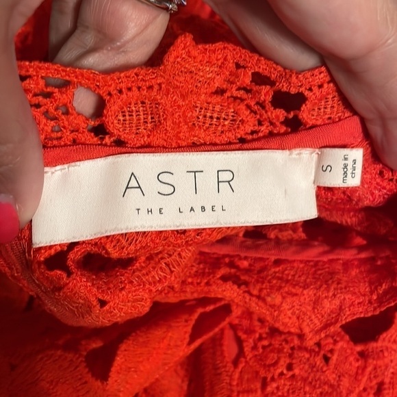 ASTR the Label Lace Red Romper Size Small - Picture 5 of 13